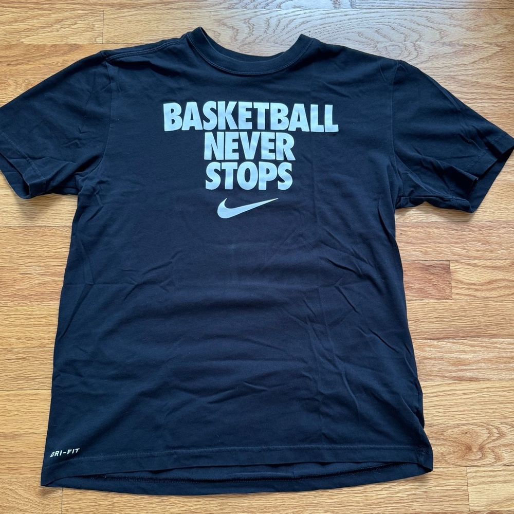 Nike Black Basketball T-Shirt - M